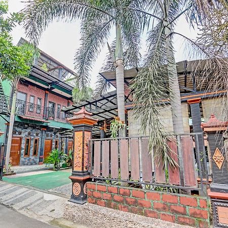 SPOT ON 91337 Pandu Homestay Klaten Wonogiri Exterior foto