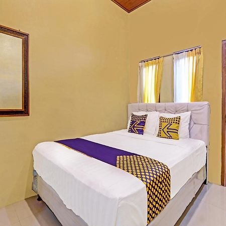 SPOT ON 91337 Pandu Homestay Klaten Wonogiri Exterior foto