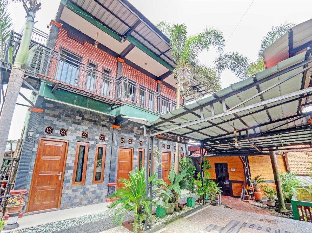 SPOT ON 91337 Pandu Homestay Klaten Wonogiri Exterior foto