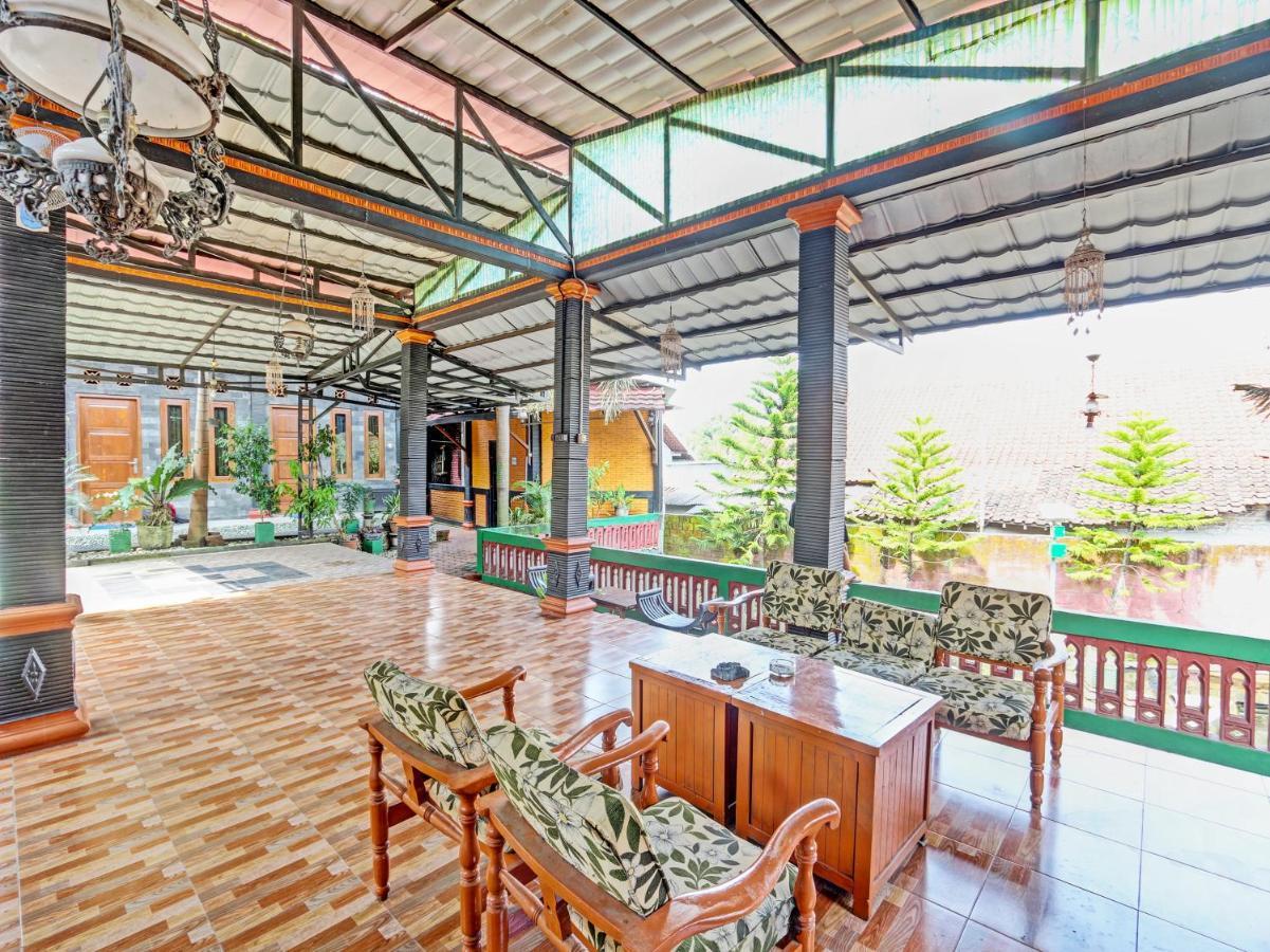 SPOT ON 91337 Pandu Homestay Klaten Wonogiri Exterior foto