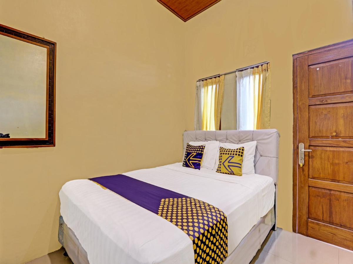 SPOT ON 91337 Pandu Homestay Klaten Wonogiri Exterior foto